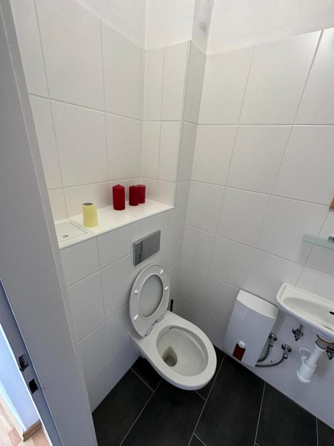 Central Plaza Mini Apartment 1 莱塔河畔布鲁克 外观 照片