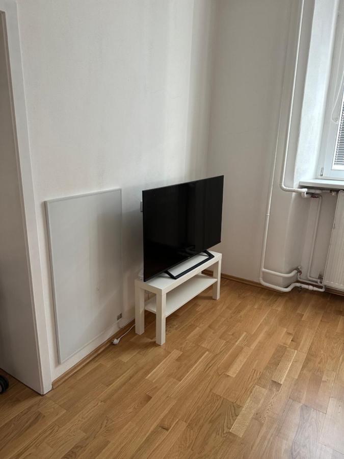 Central Plaza Mini Apartment 1 莱塔河畔布鲁克 外观 照片